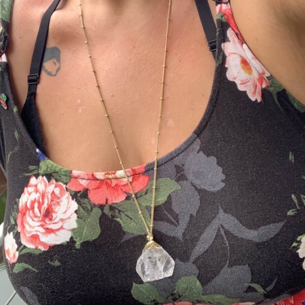 🐿 Clear quartz long necklace new with tags